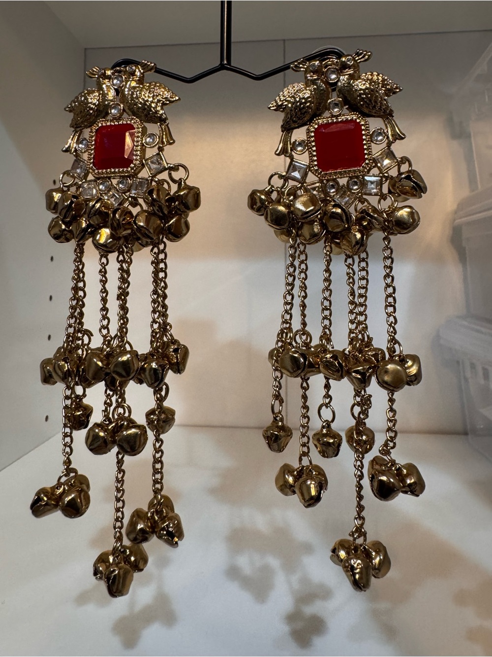 Fashion Jewelry Gold Tassel Drop Earrings with Red Stone